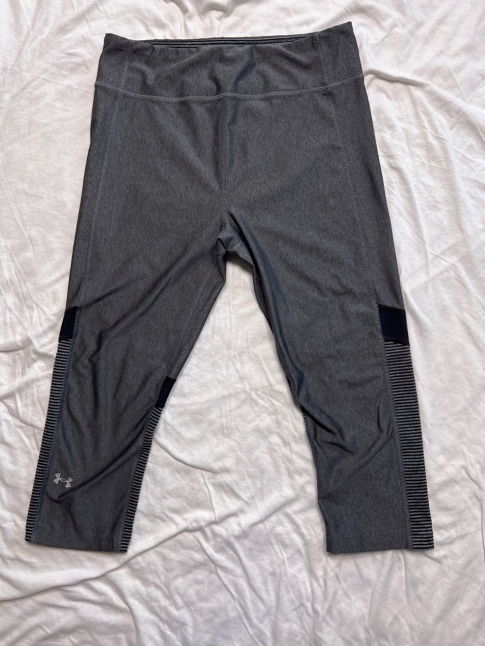 Under Armour Girls' Dark Gray Capri Leggings with Side Stripe Detail